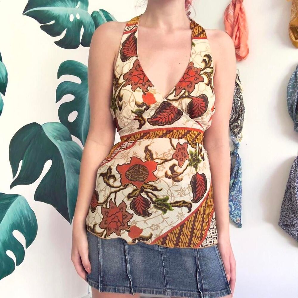 Papaya Women's Orange and Cream Vest